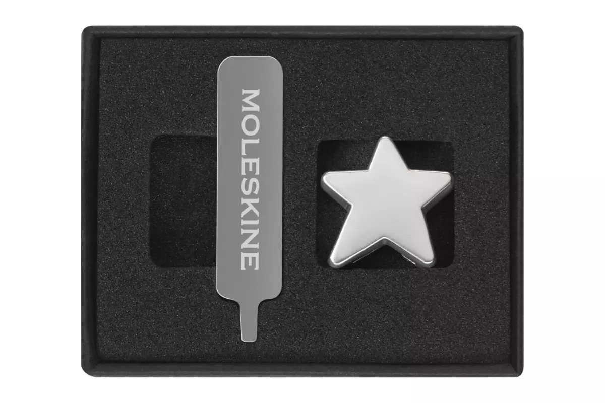 Een Moleskine Pin Star Silver koop je bij Moleskine.nl