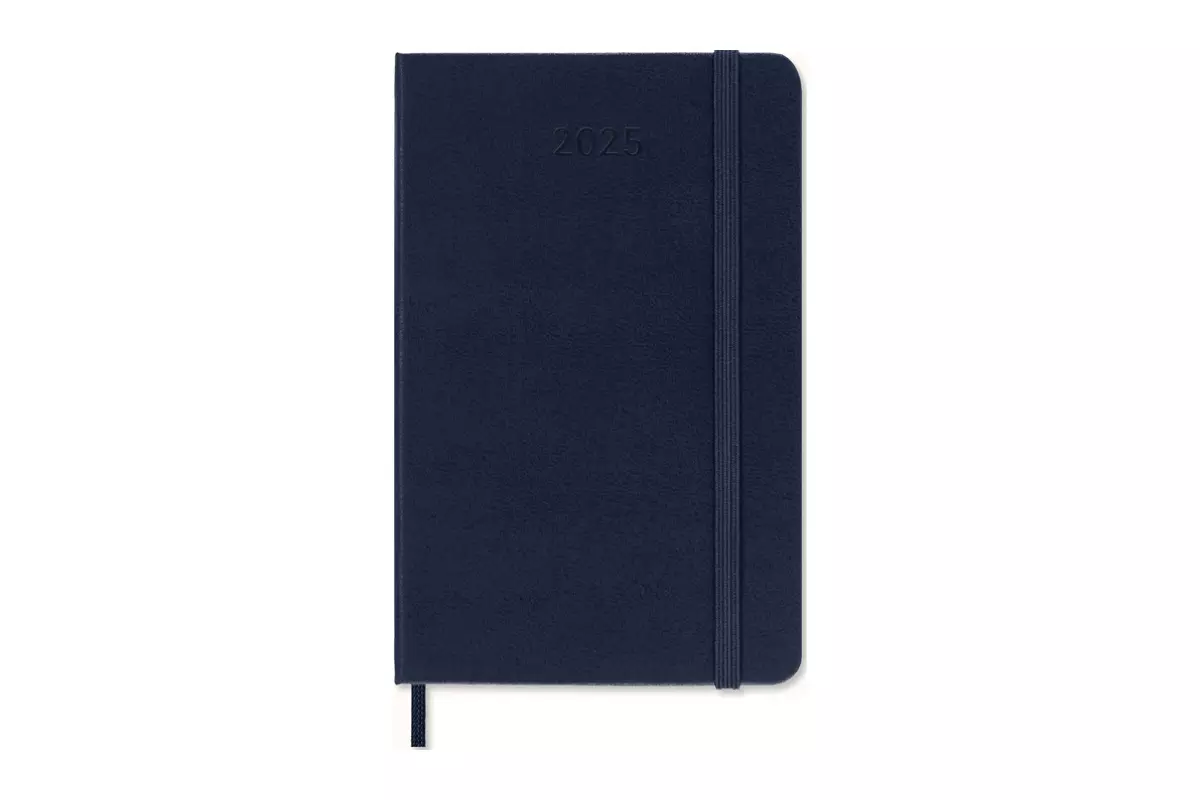 Een Moleskine 2025 12M Weekly Hardcover Pocket Sapphire Blue koop je bij Moleskine.nl