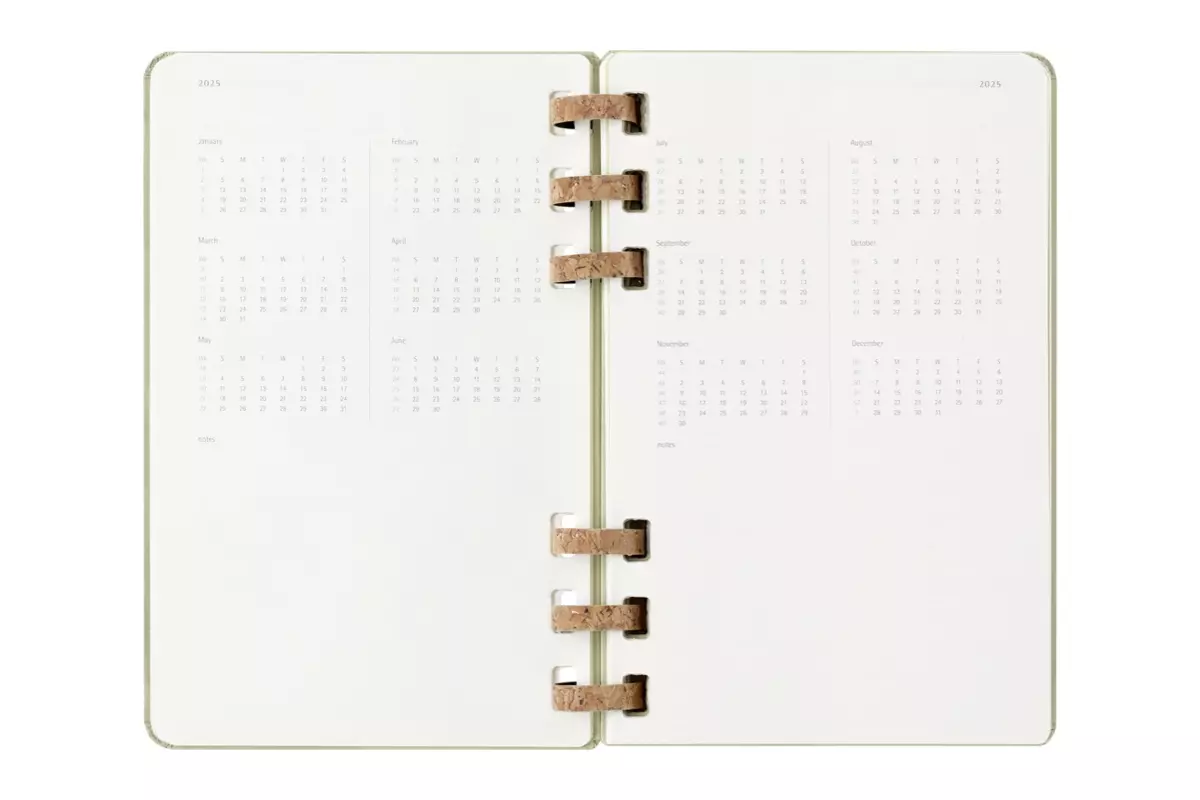 Een Moleskine 2025 12M Weekly/Monthly Life Spiral Planner Softcover Large Crush Kiwi koop je bij Moleskine.nl