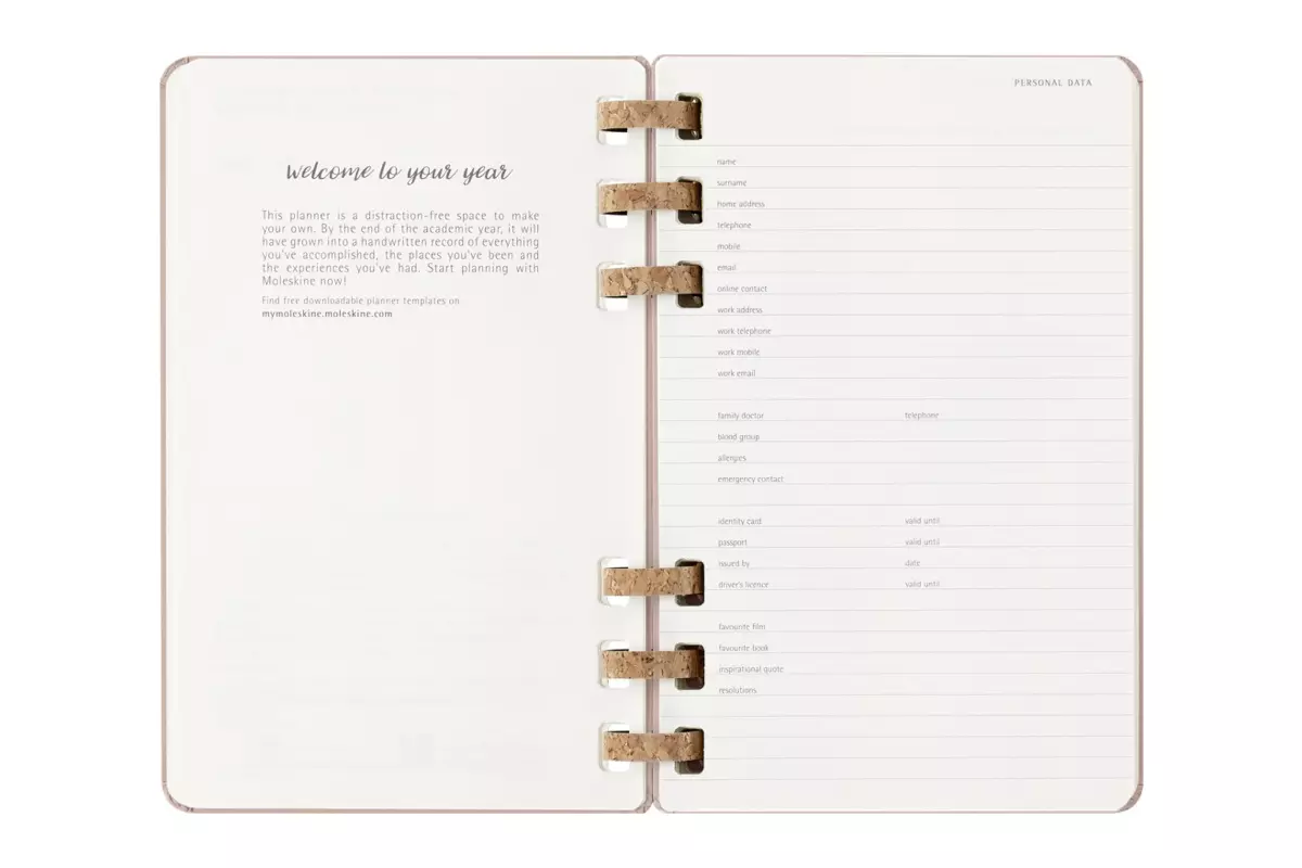 Een Moleskine 2025 12M Weekly/Monthly Life Spiral Planner Hardcover Large Crush Almond koop je bij Moleskine.nl