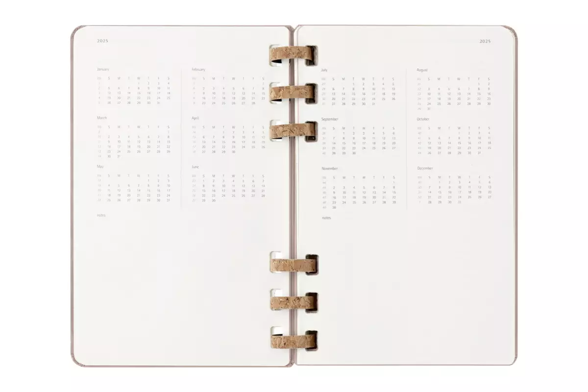 Een Moleskine 2025 12M Weekly/Monthly Life Spiral Planner Hardcover Large Crush Almond koop je bij Moleskine.nl