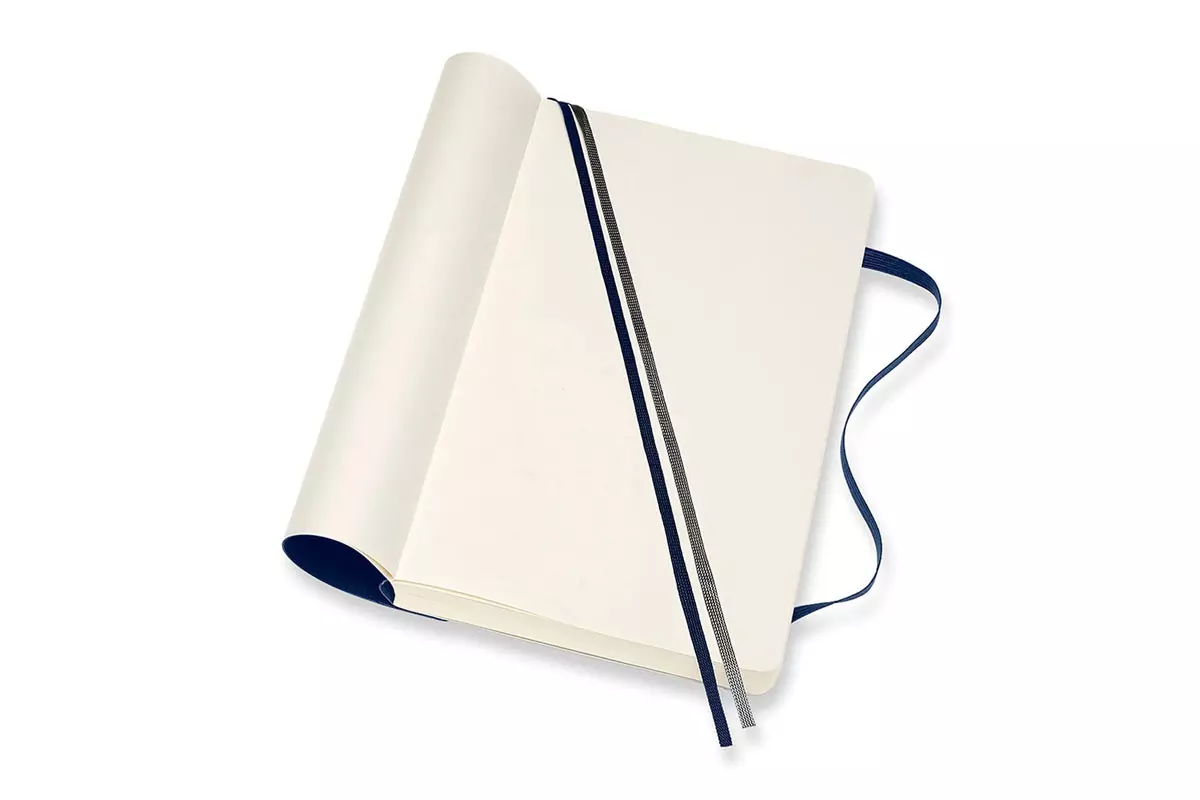 Een Moleskine Plain Soft Cover Notebook Expanded Sapphire Blue koop je bij Moleskine.nl