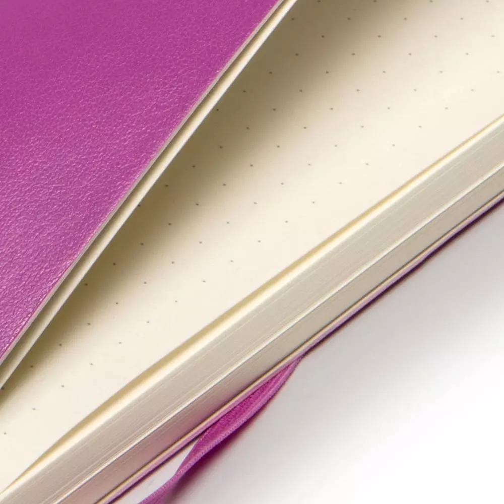 Een Moleskine Dotted Soft Cover Notebook Pocket Purple koop je bij Moleskine.nl