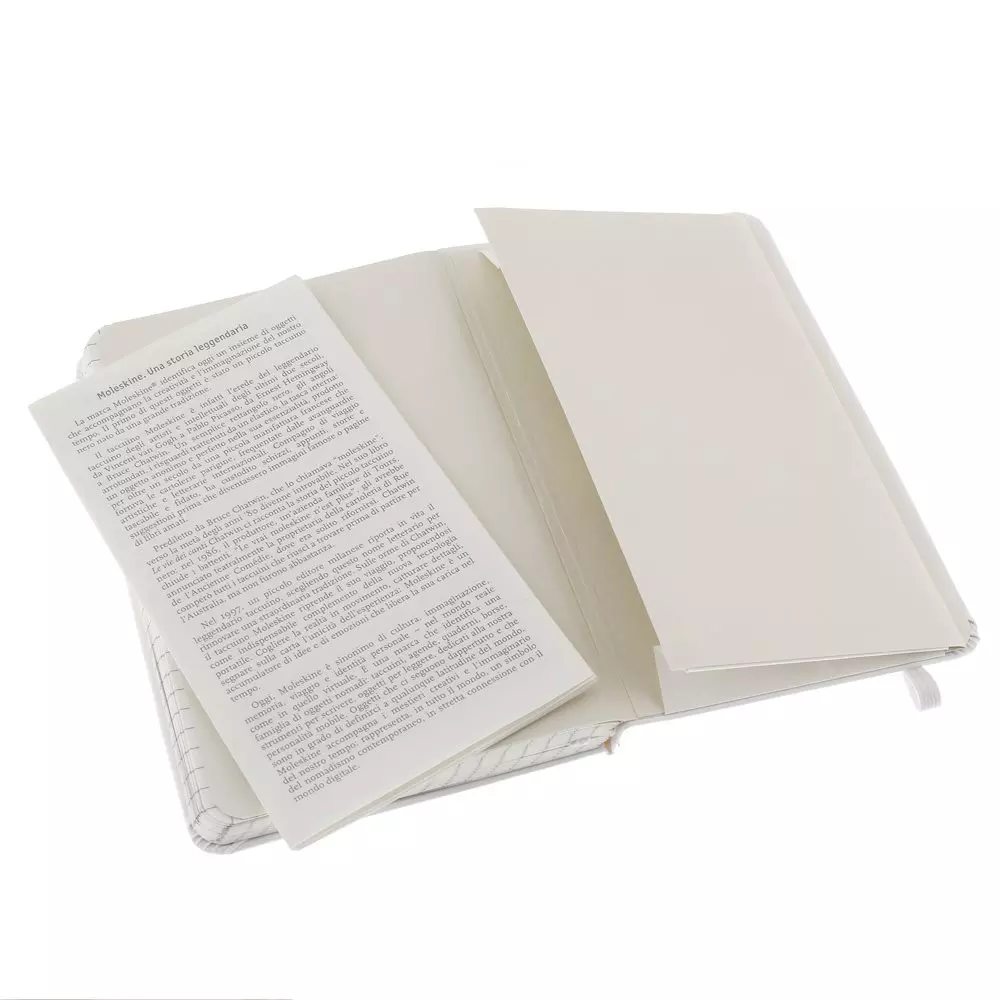 Een Moleskine Classic Squared Hard Cover Notebook Pocket White koop je bij Moleskine.nl